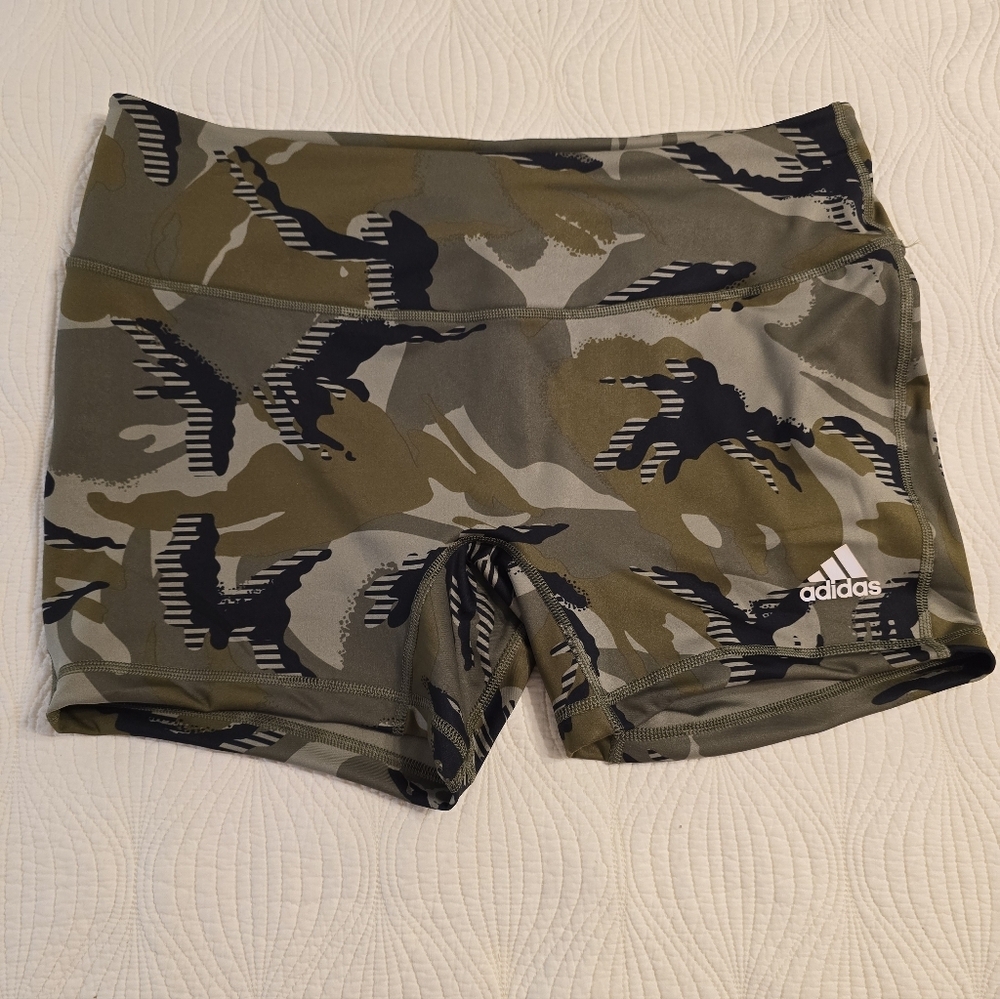 NWT Adidas Ladies Tight Camo 4" Shorts
